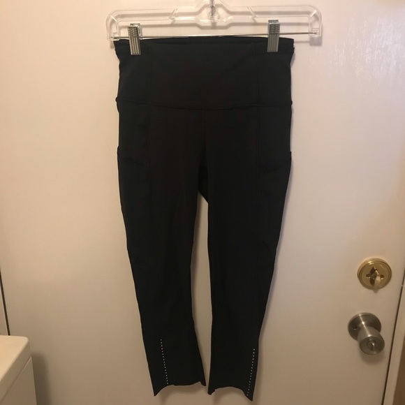 lululemon athletica Pants - Lululemon pocket capri leggings